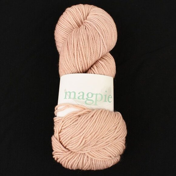Magpie Fibers Swanky DK Yarn SW Merino Cashmere Nylon Lil Bit Bougie - Picture 1 of 3
